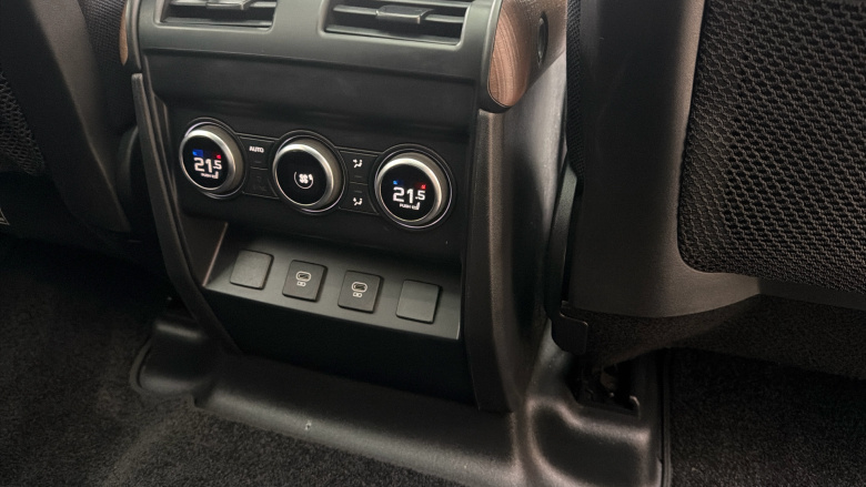 Land Rover Defender 2.0 P400e X 110 5dr Auto Estate